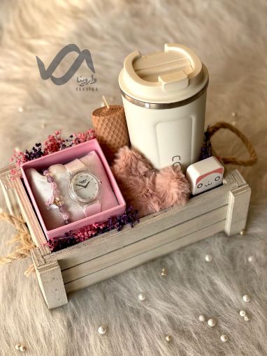 تصویر  پک هدیه دخترانه سفید صورتی