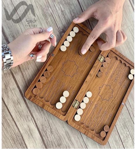تصویر  تخته نرد شطرنج در یک پک
