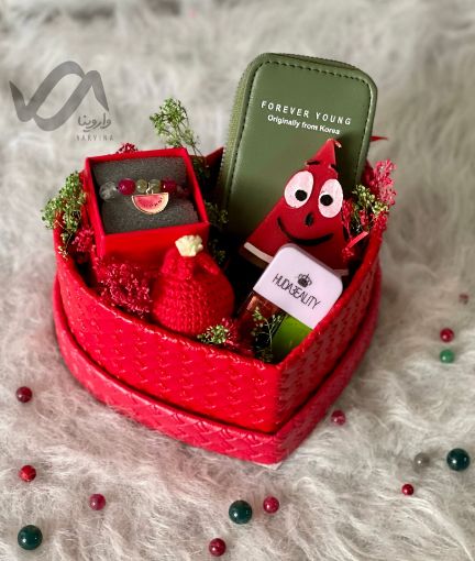 تصویر  باکس هدیه یلدایی دخترانه 
