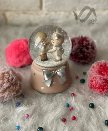 تصویر  گوی موزیکال پمپی طرح عاشقانه