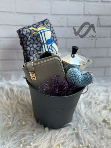 تصویر  هدیه دخترانه تم رنگ آبی